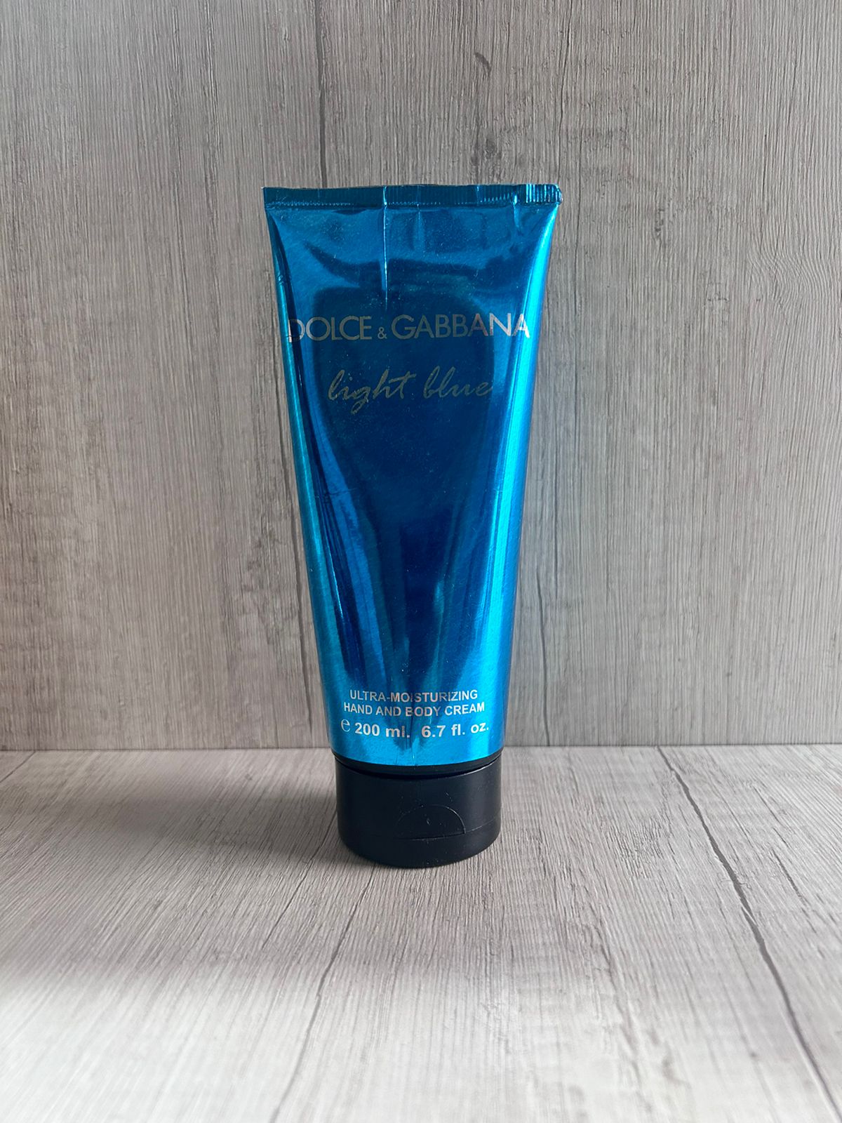 CREMA CORPORAL LIGHT BLUE 200ML disponible en Yaxa Colombia